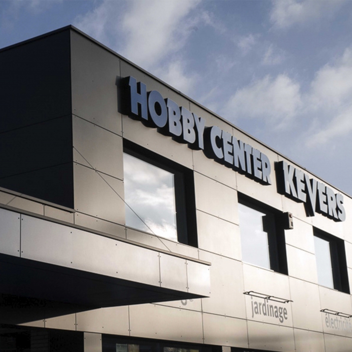 hoobycenter1 Dale a tu local el cambio que necesita con nuestro plan de reformas