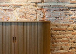 Los materiales naturales son esenciales en la arquitectura mediterránea.